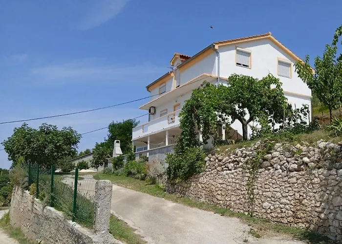 Family Paradise Apartament Ražanac